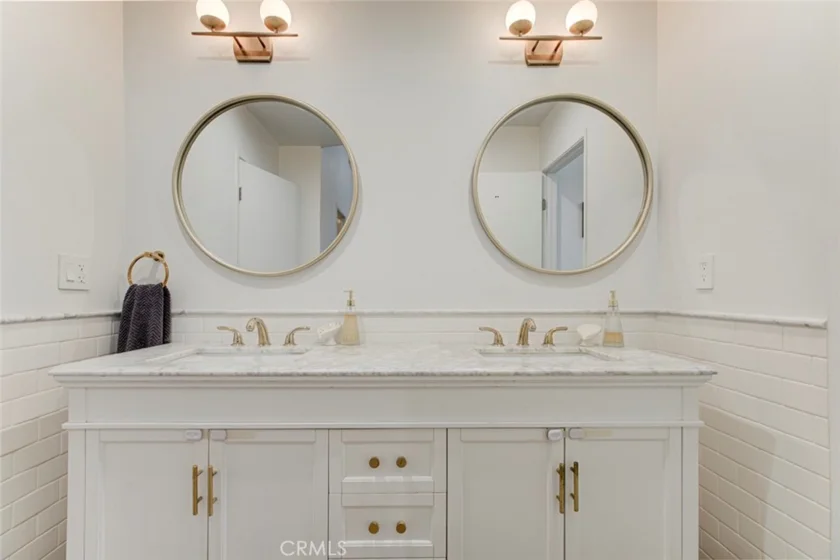 6847 Haskell Avenue #1 photo 34