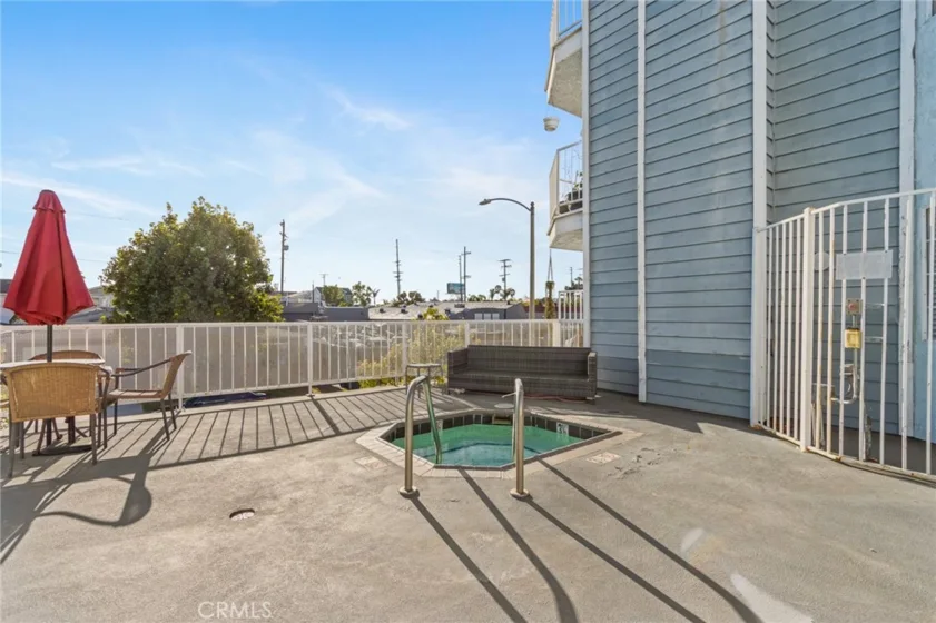 1100 Euclid #113 photo 32