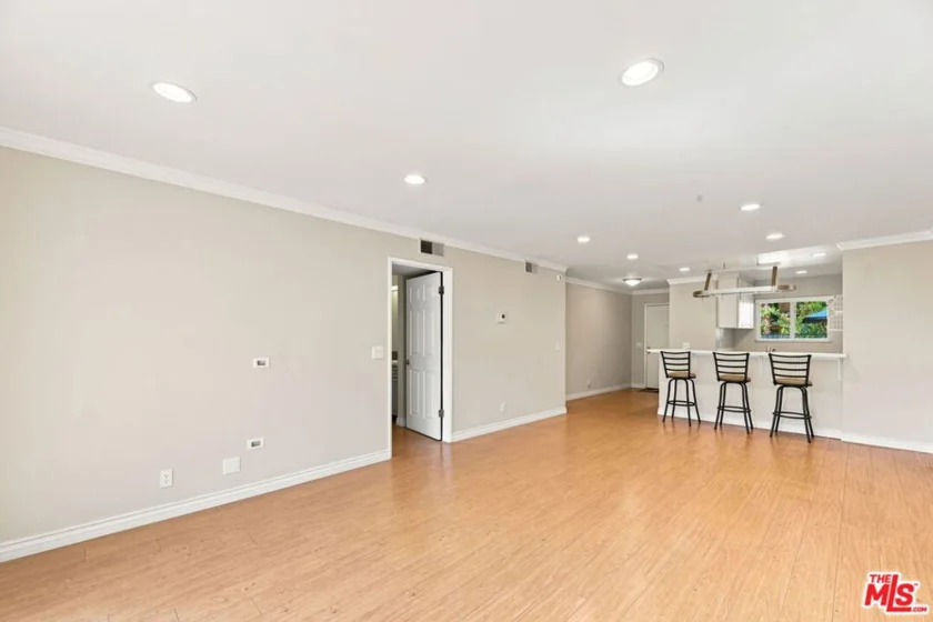 2940 N Verdugo Road #213 photo 8
