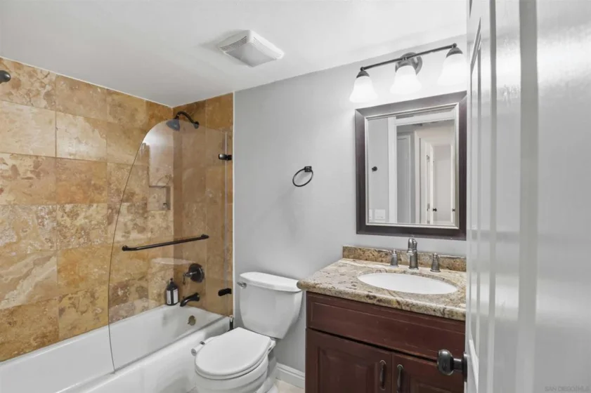 6862 Camino Berdecio photo 9