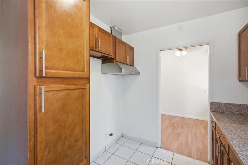 511 E Maple photo 12