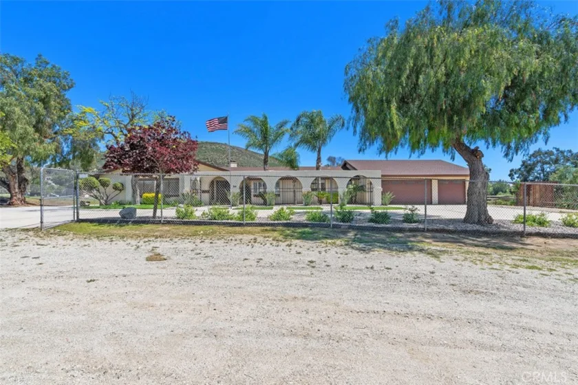 37790 Los Alamos Road photo 5