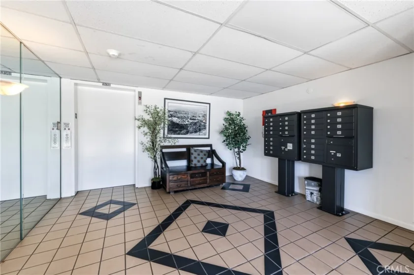 4455 Hazeltine Avenue #208 photo 3
