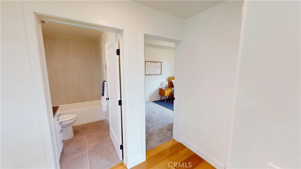1878 E Walnut Street #203 photo 18