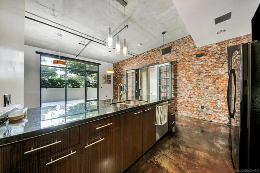 1050 Island #211 photo 10