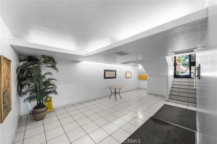 554 E San Jose #203 photo 21