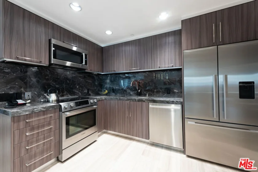 10445 Wilshire Boulevard #1905 photo 11