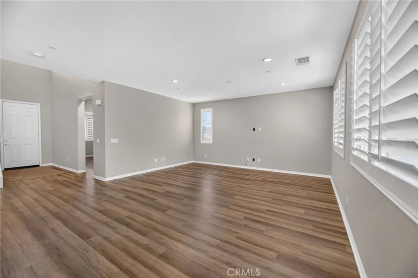 34136 Thistlewood Avenue photo 20