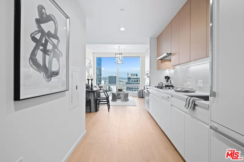 877 Francisco Street #2903 photo 2