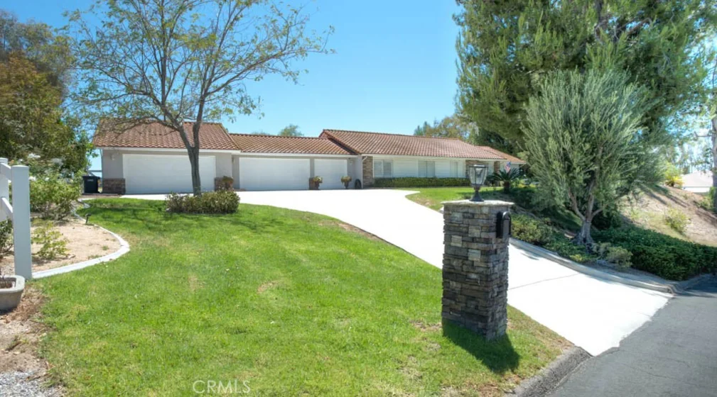 31201 Avenida Del Reposo photo 1