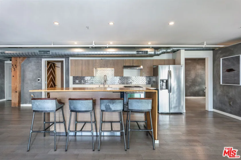 527 Molino Street #202 photo 26