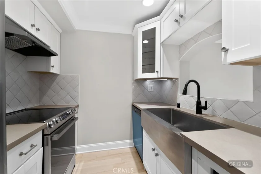 750 N Kings #114 photo 14