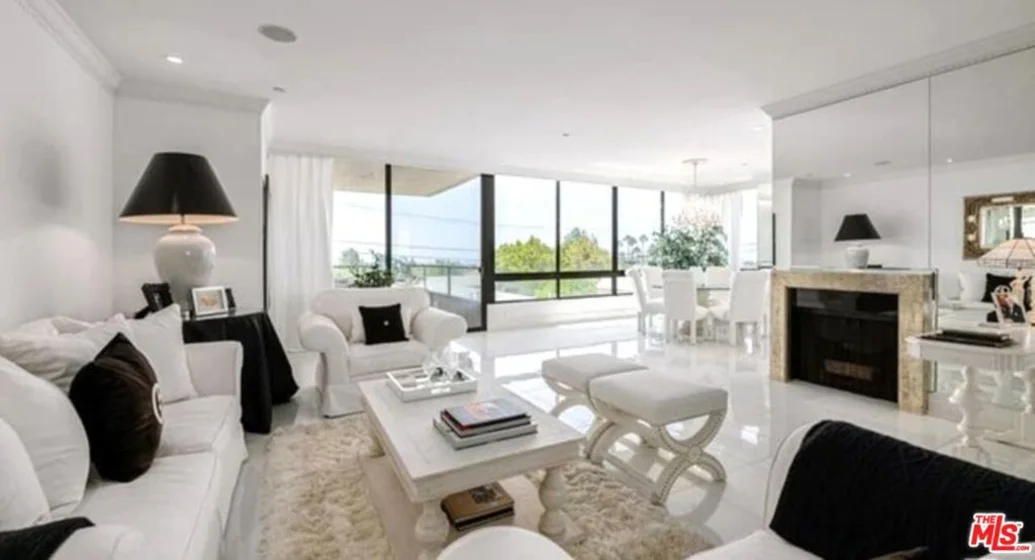 10350 Wilshire Boulevard #404 photo 2