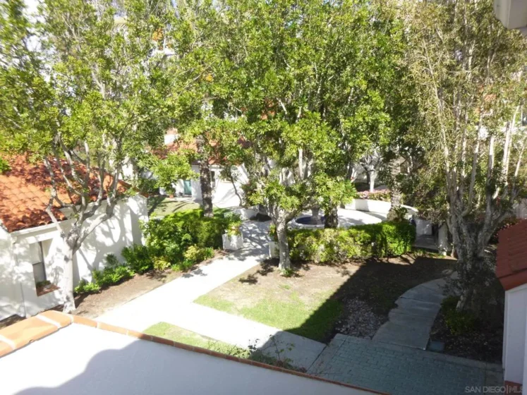 16120 Avenida Venusto #20 photo 4