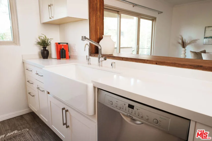 1110 Hacienda Place #207 photo 6