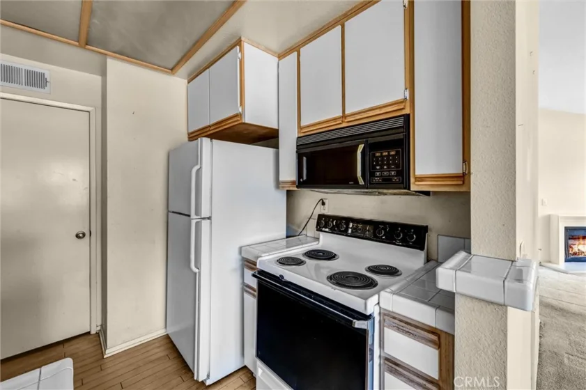 360 Villa Point Drive photo 6