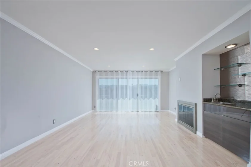 5115 Kester Avenue #303 photo 1