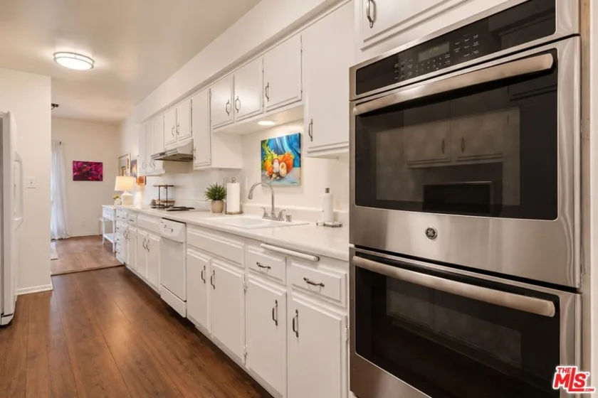 637 Wilcox Avenue #1E photo 7