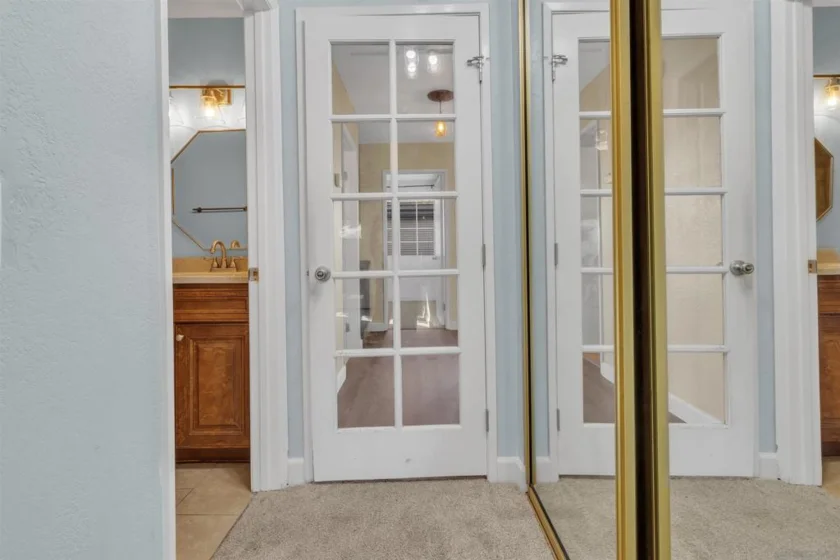 422 Devonshire Gln photo 14