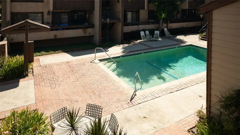 7305 Balboa Boulevard #2 photo 12