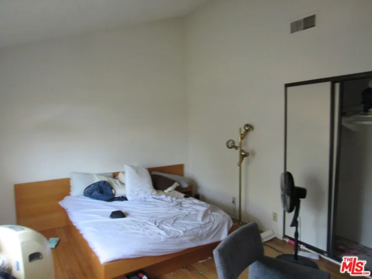 7115 Etiwanda Avenue #18 photo 4