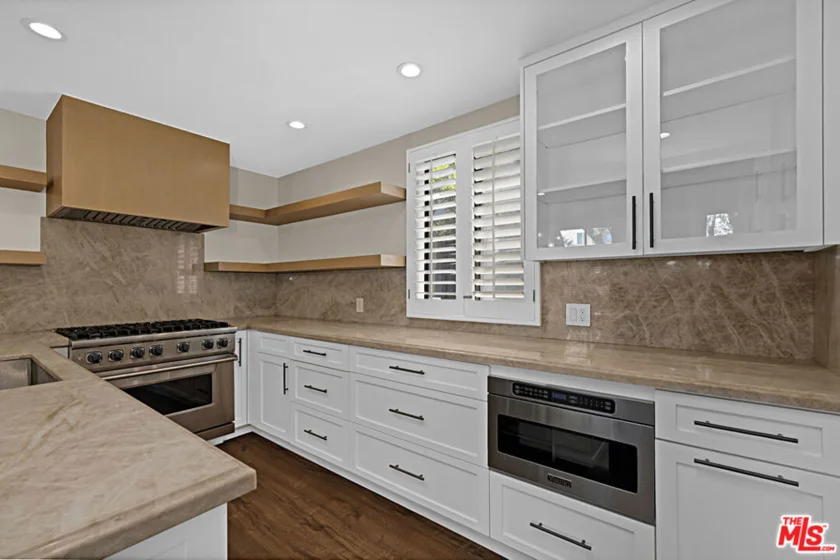 1925 S Beverly Glen Boulevard #40 photo 10