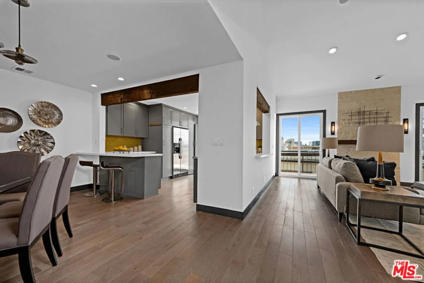 723 Westmount Drive #305 photo 5