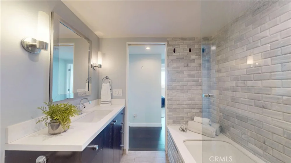 818 N Doheny Drive #908 photo 24