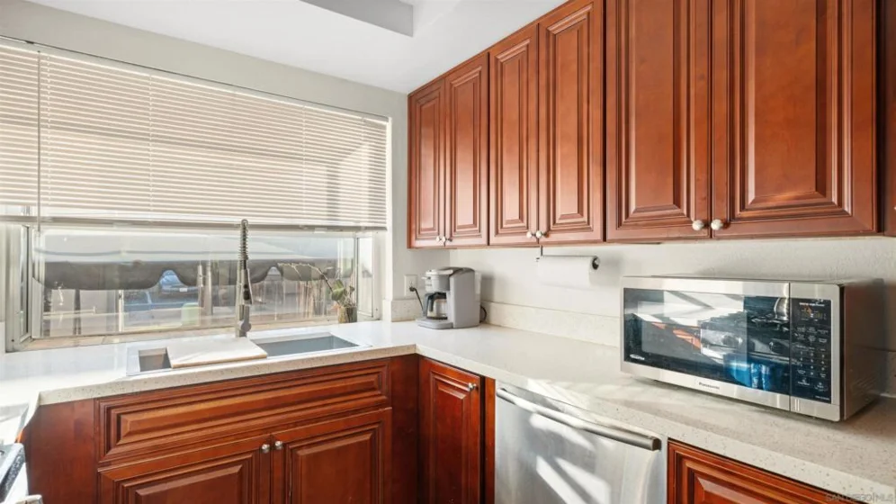 422 Devonshire Gln photo 14