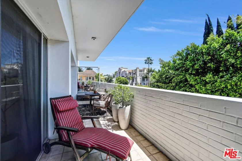 999 N Doheny Drive #106 photo 12