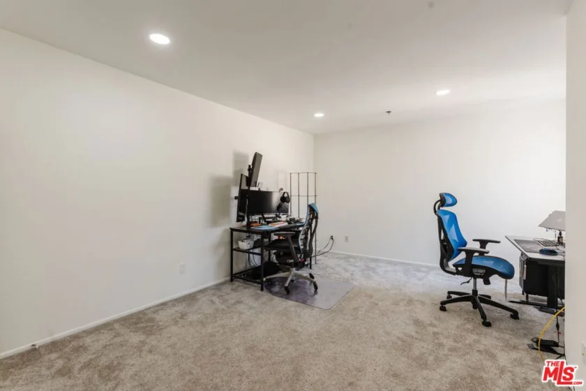 1731 Barry Avenue #214 photo 11