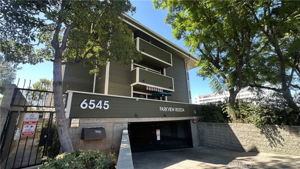 6545 Reseda Boulevard #24 photo 2