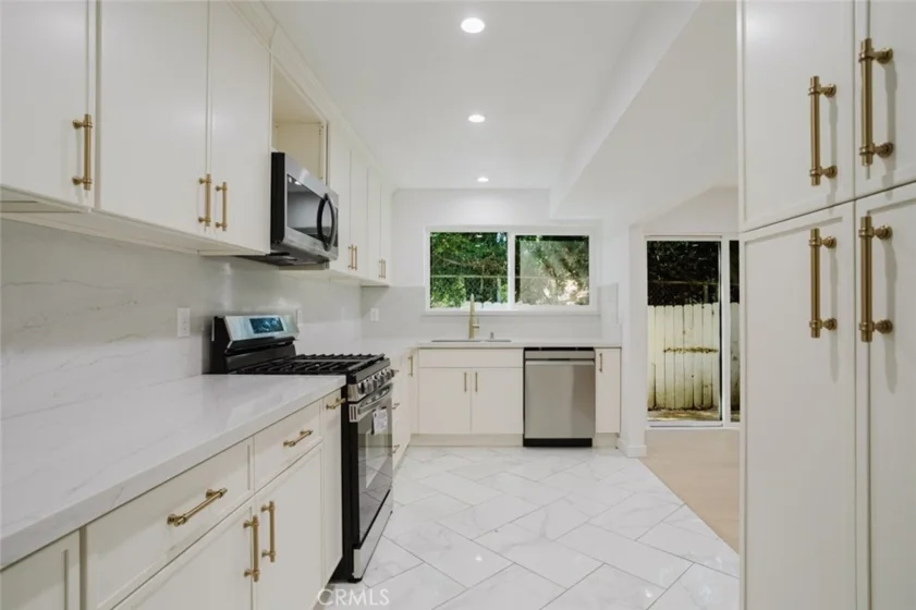 8740 Willis Avenue #6 photo 26