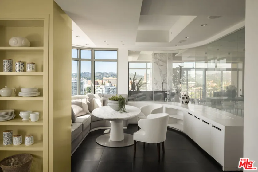 10800 Wilshire Boulevard #1501 photo 13