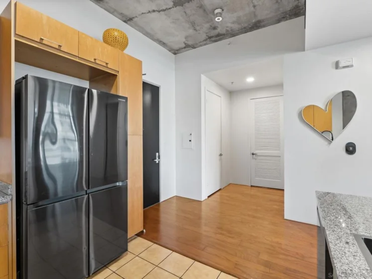 527 10th Avenue #402 photo 31