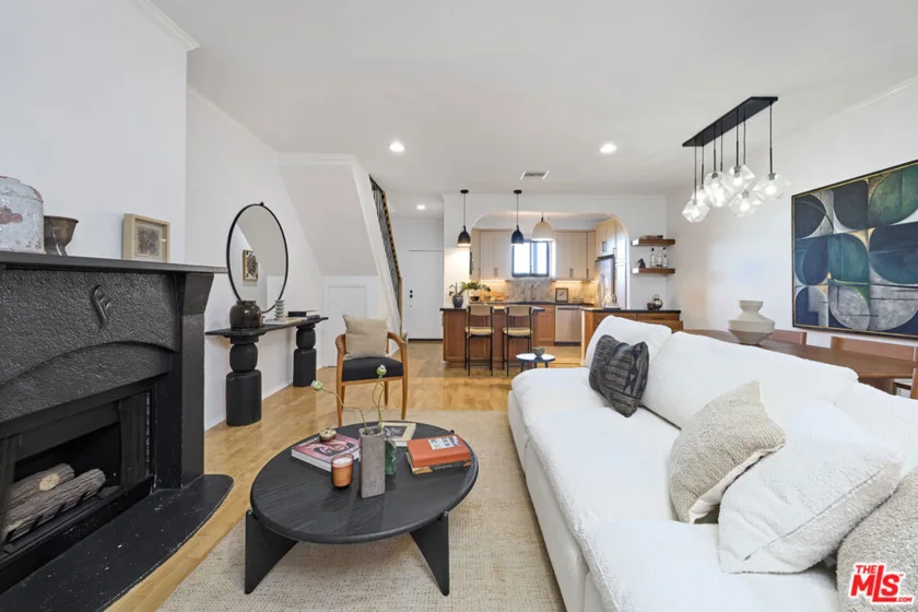 828 N Hudson Avenue #214 photo 5
