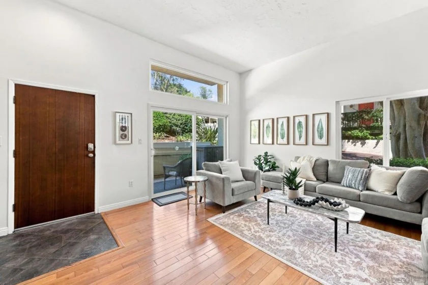 3982 La Jolla Village Drive photo 4