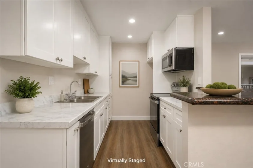 5320 Zelzah Avenue #201 photo 7