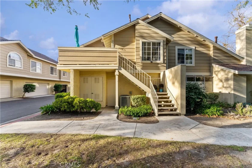 21206 Sierra Rdg photo 1
