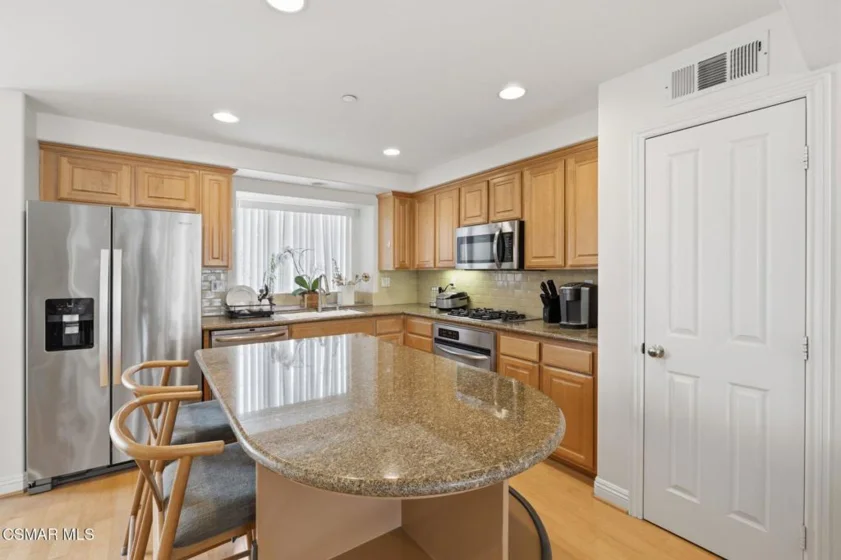 4106 W Kling Street photo 7