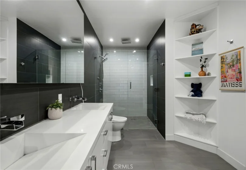 1277 S S Beverly Glen Blvd #107 photo 5