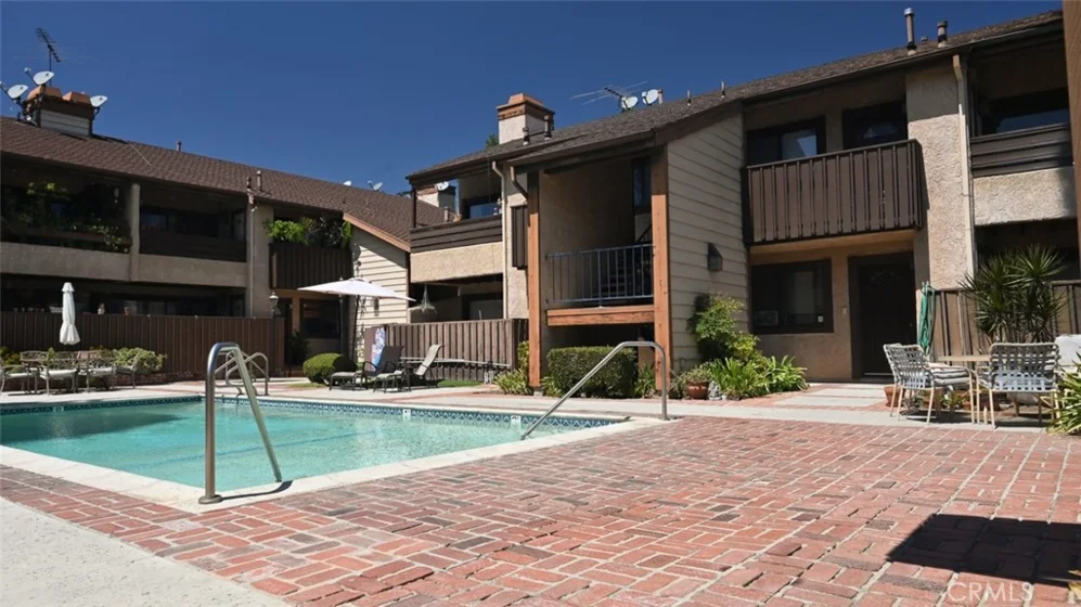 7305 Balboa Boulevard #2 photo 15