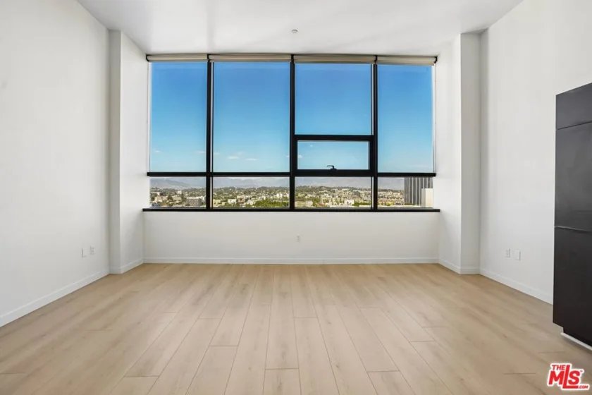 1100 Wilshire Boulevard #1804 photo 3