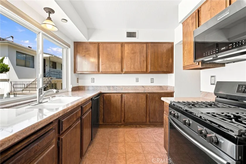 5706 Fair Avenue #104 photo 8