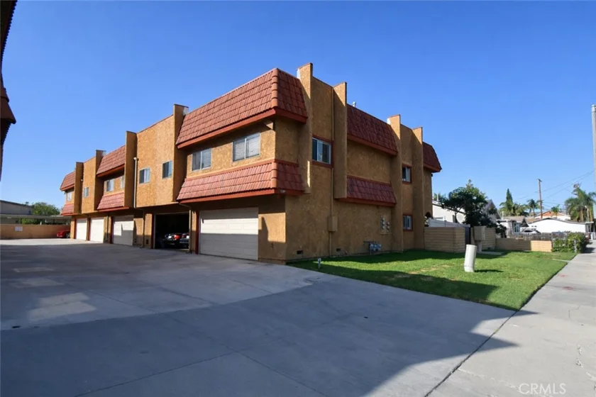13381 Taft photo 1