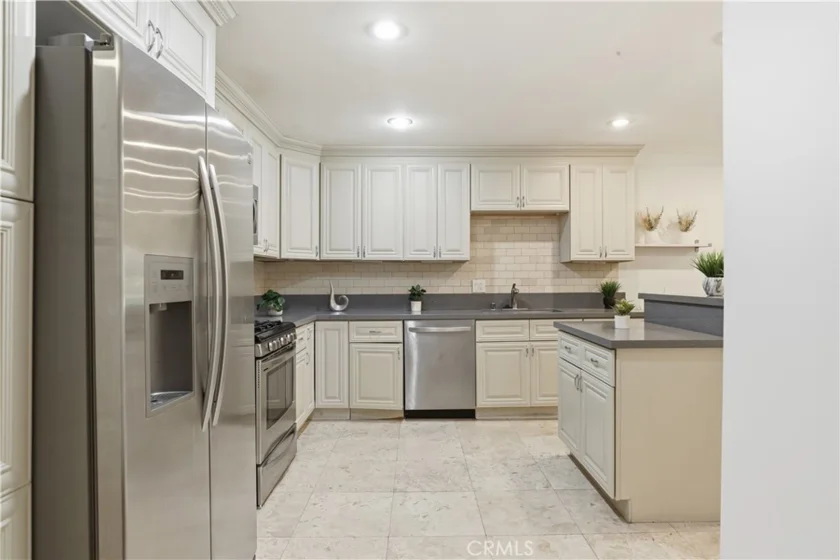 4189 Vineland Avenue #111 photo 5