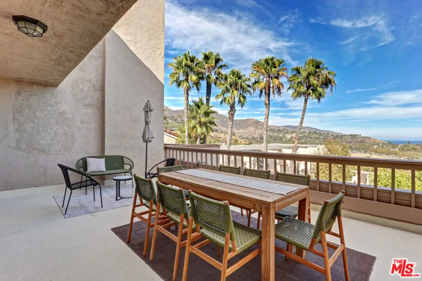 23904 De Ville Way #D photo 3