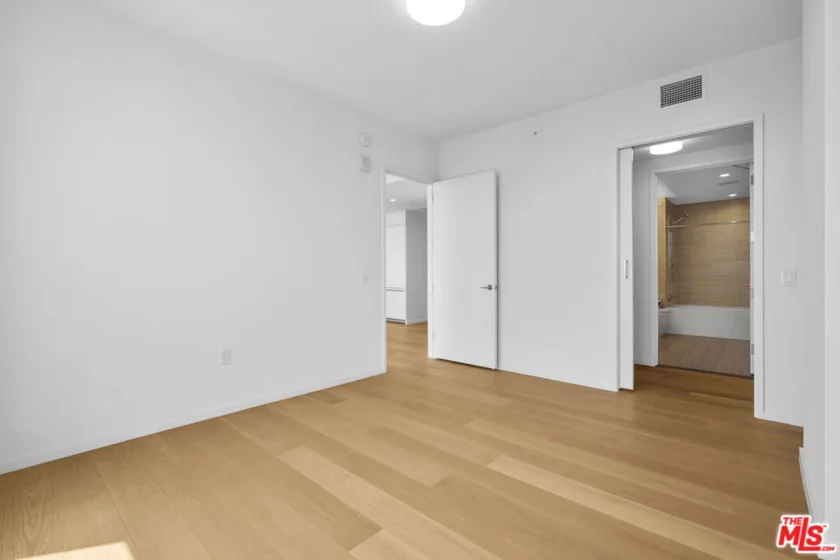 877 Francisco Street #2811 photo 10