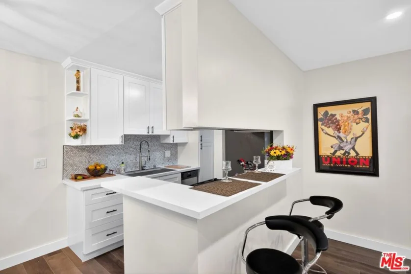 1522 S Centinela Avenue #101 photo 19