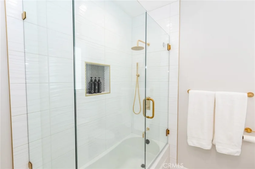 140 W Canada #b photo 27